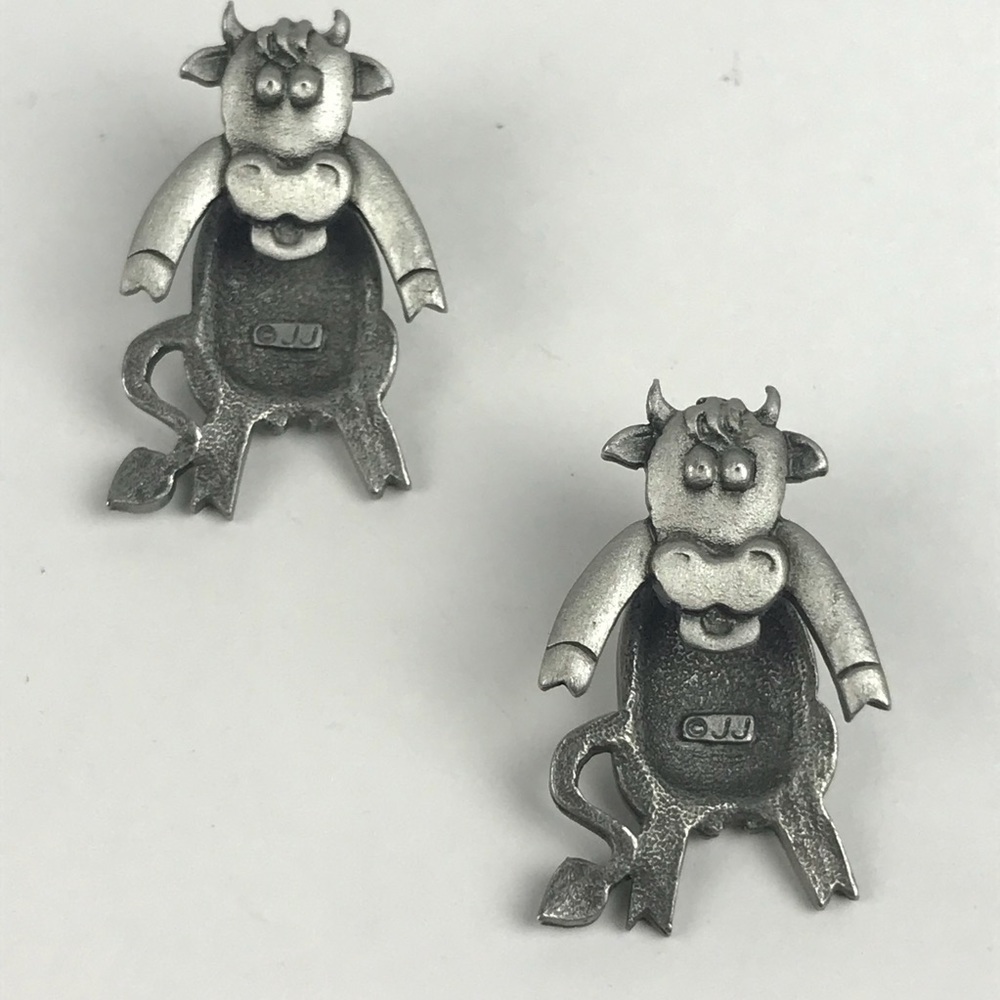❤️ Jonette Jewelry Pewter Antique Silver Farm Cow Dangle 3D Earring